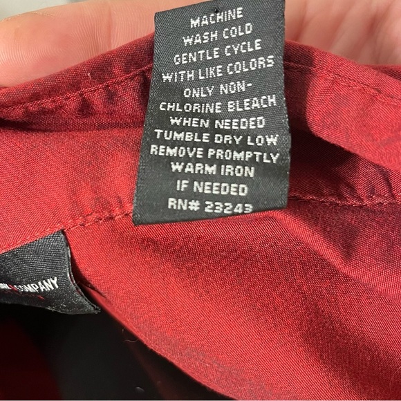 Crimson Red NY & Co Button Down Tailored French Cuff Blouse Small - Picture 6 of 7
